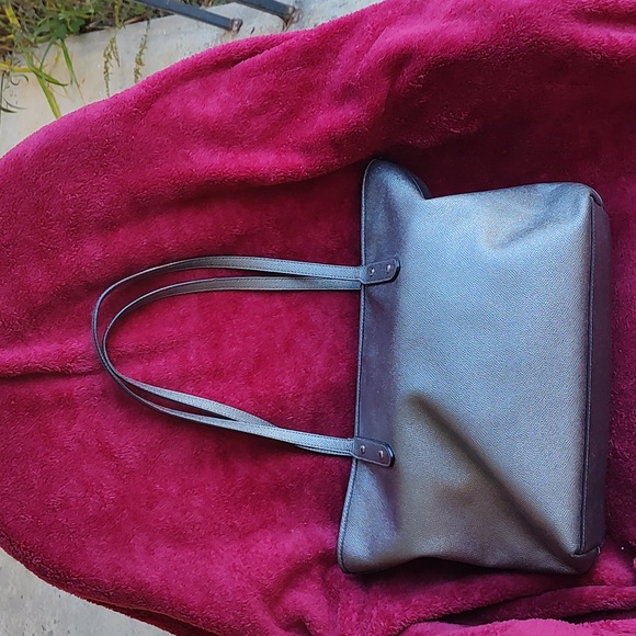 Coach city tote medium metallic silver. excellent used condition. Preloved - Picture 4 of 16